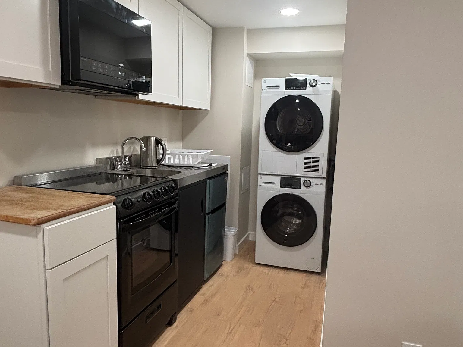 1 bed, 450 sqft, $2,400 — Photo 3