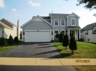680 Chesterfield Ln, North Aurora, IL 60542
