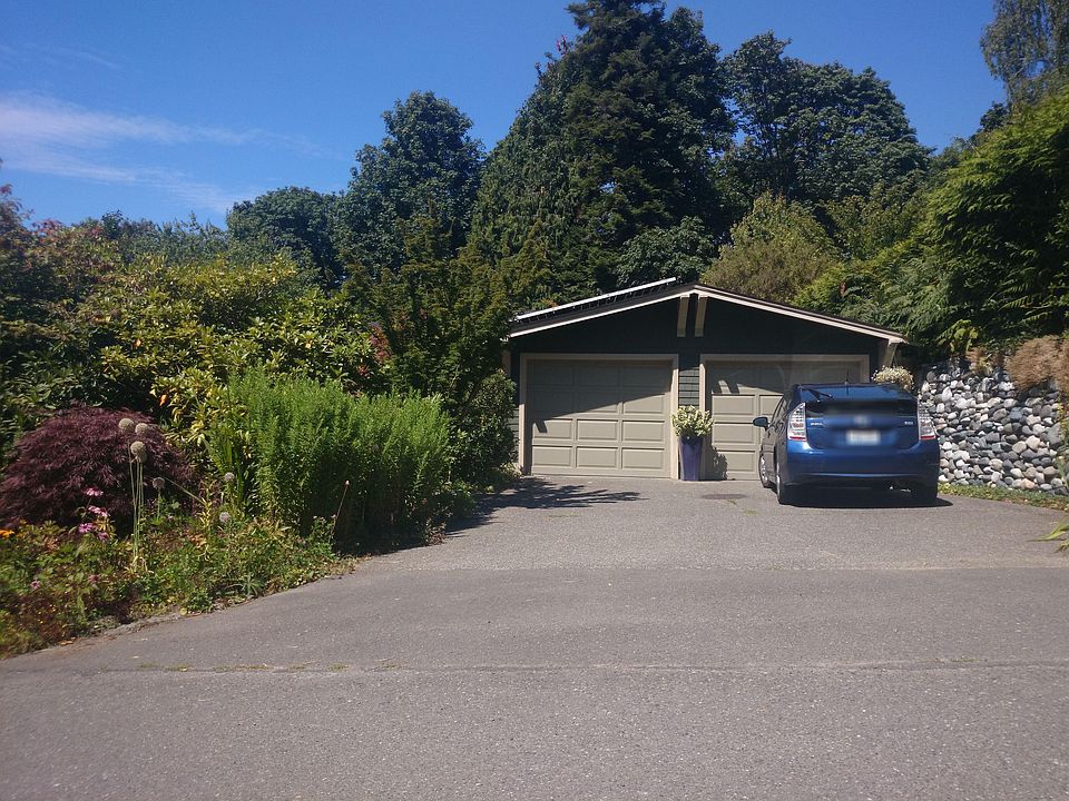 2nd image of 1472 NW Woodbine Way