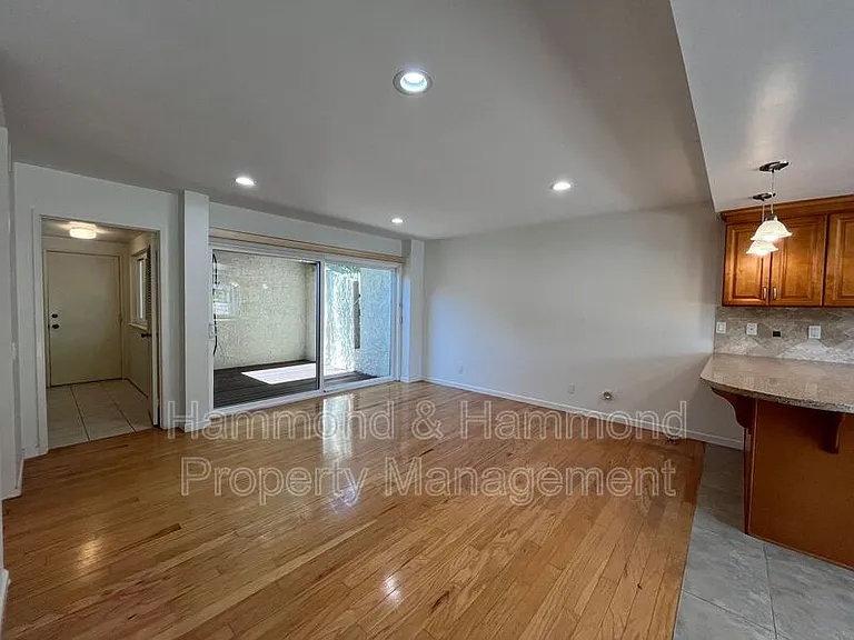 3804 Mainsail Cir — Photo 8