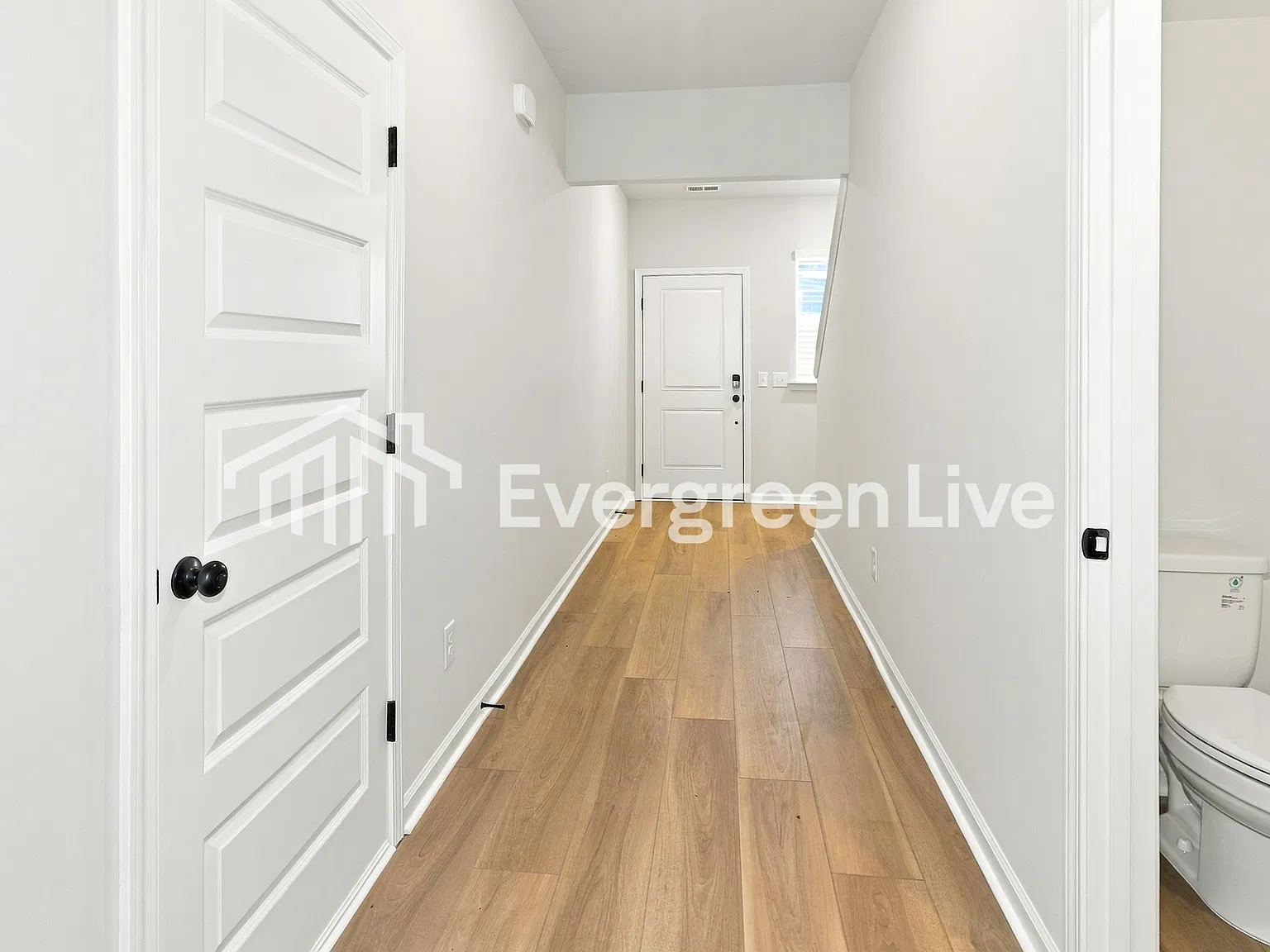 4 bed, 2.5 bath, 1825 sqft, $1,705 — Photo 2