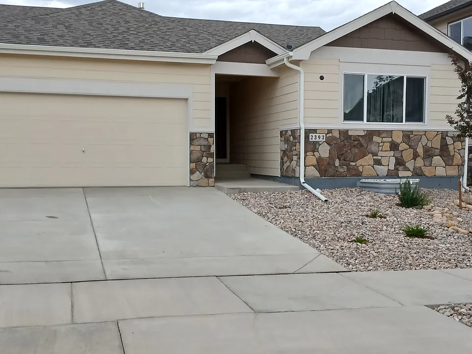 2393 Juno Ln