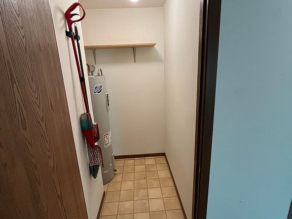 4th image of 558 Braund St Unit 23