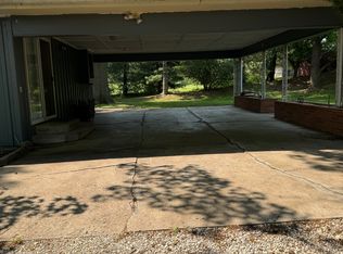 1502 N Riverside Rd #4, Saint Joseph, MO 64507