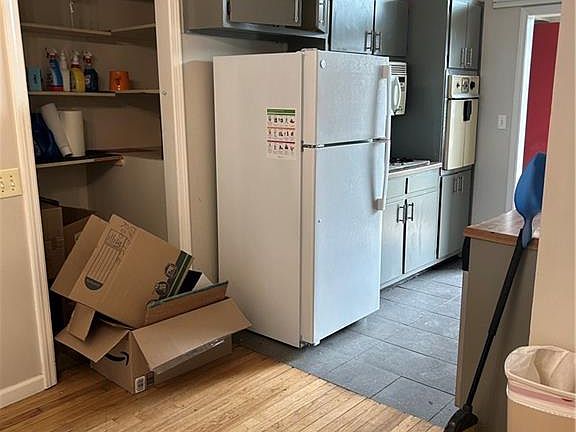 5th image of 709 Mulberry St
