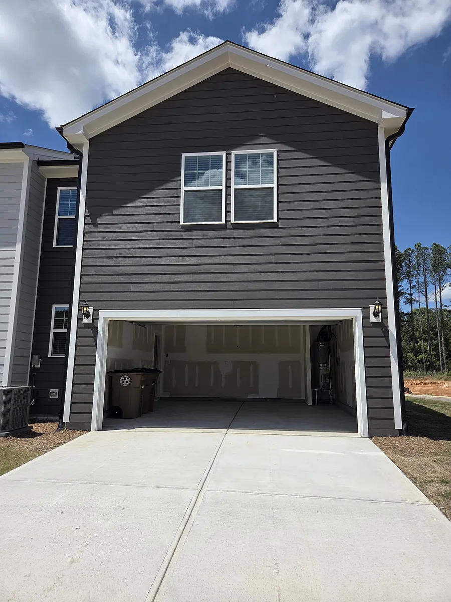 Building Photo - 1050 Wildwood Grove Dr