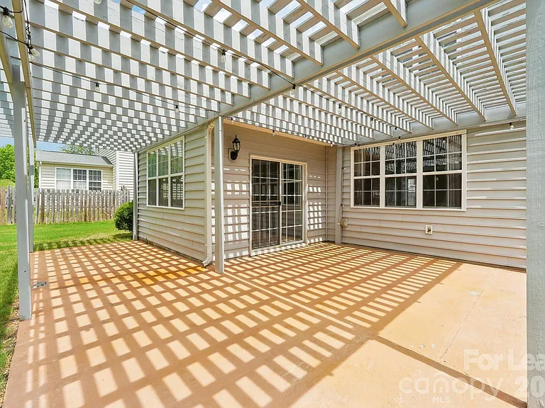 14417 Laurel Tree Ln — Photo 45