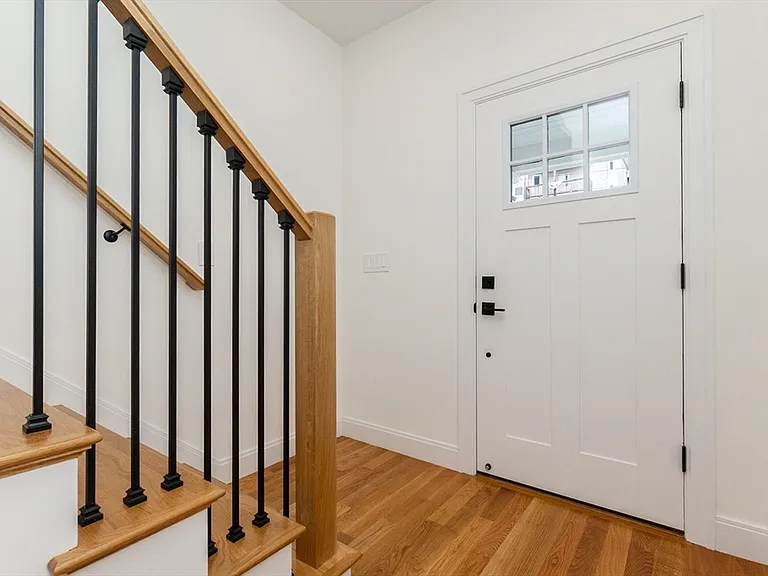 165 Campbell Ave #2 — Photo 12
