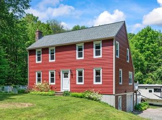 3 Hayes Pond Cir, Charlton, MA 01507