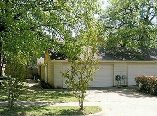 1445 Palmnold Cir W, Fort Worth, TX 76120