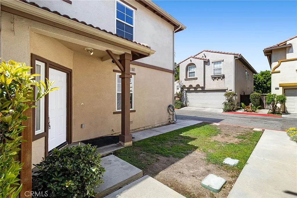 4 bed, 2.5 bath, 1895 sqft, $4,250 — Photo 3