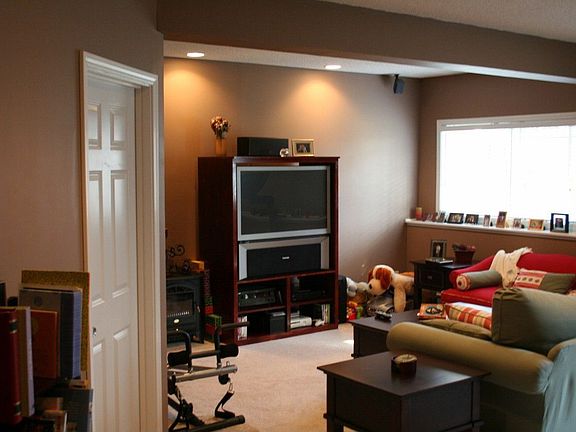 4th image of 581 Sutherland Dr