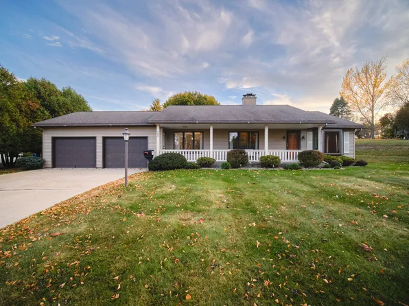 705 Harbor Dr, Manistee, MI 49660