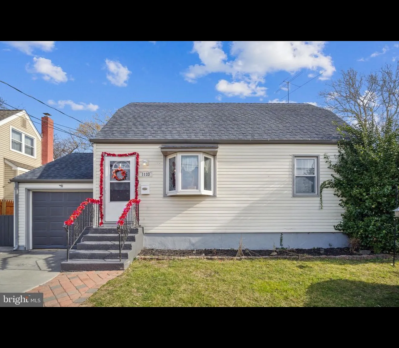 1133 Jefferson Ave — Photo 1