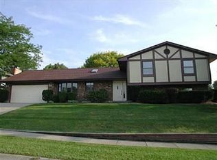 1804 Robinhood Dr, Miamisburg, OH 45342