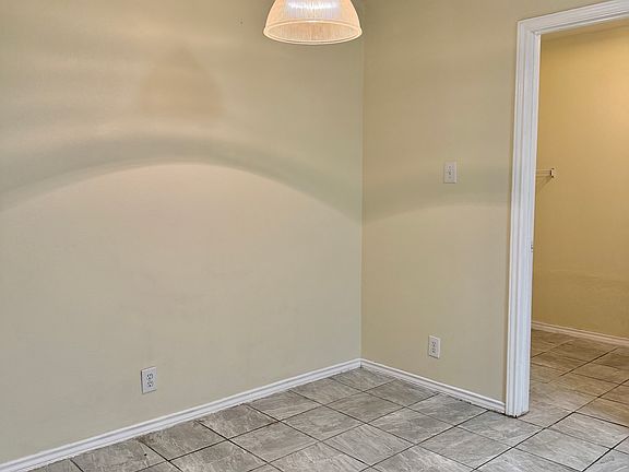 5th image of 8002 Agua Dulce