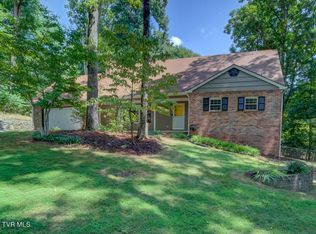 412 Rovan Dr, Johnson City, TN 37601