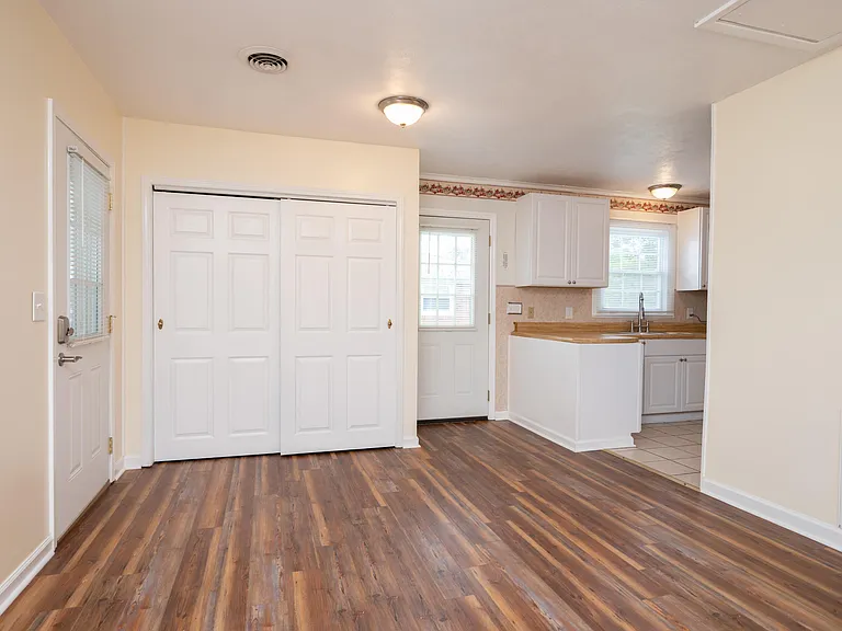 115 Cassidy Dr — Photo 10