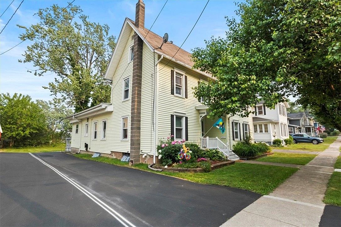 15 Gordon St, Brockport, NY 14420 Zillow