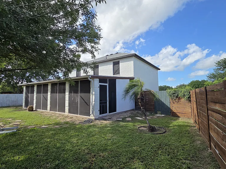 502 Chapote Ave — Photo 5