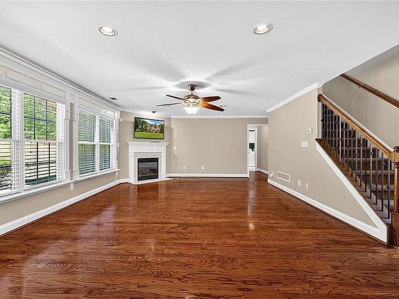 4th image of 1710 S Gordon Rd