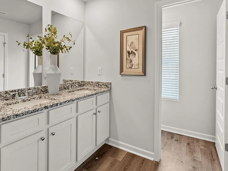 1015 Harden Dr NW — Photo 7