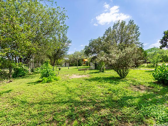 5th image of 138 GILLETTE BLVD