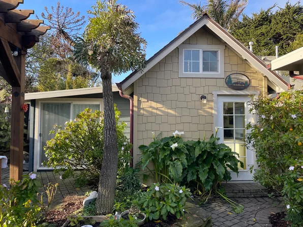 (undisclosed Address), Moss Beach, CA 94038