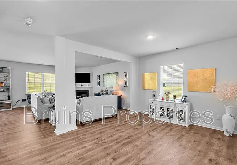 349 Willowbrooke Way — Photo 3