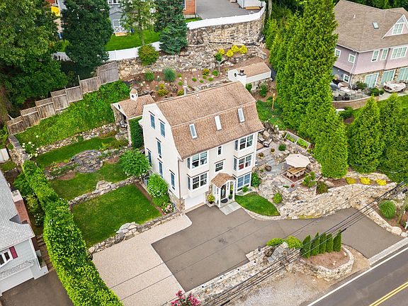 4th image of 316 Valley Rd