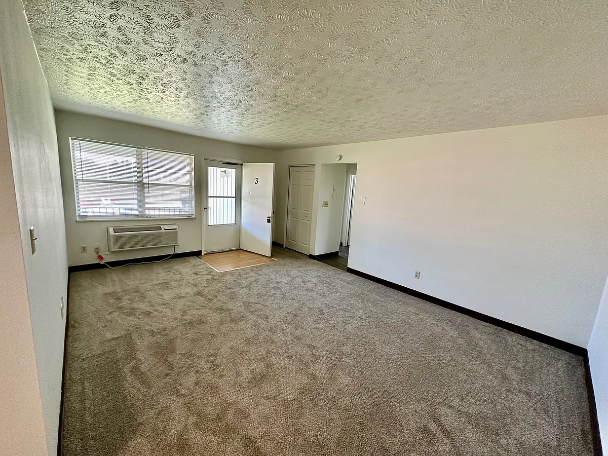 Building Photo - 52 N Williams St #3