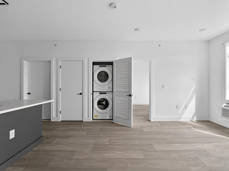43-45 W 32nd St #502 — Photo 8