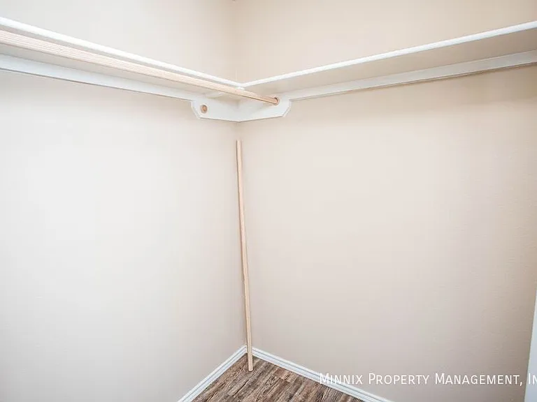 2413 N Avenue O — Photo 21