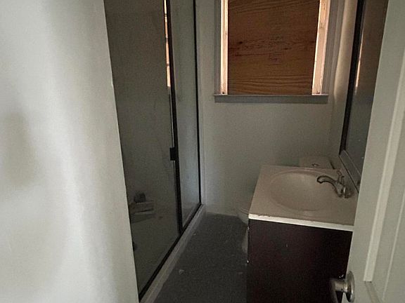 2nd image of 532 Nelson St