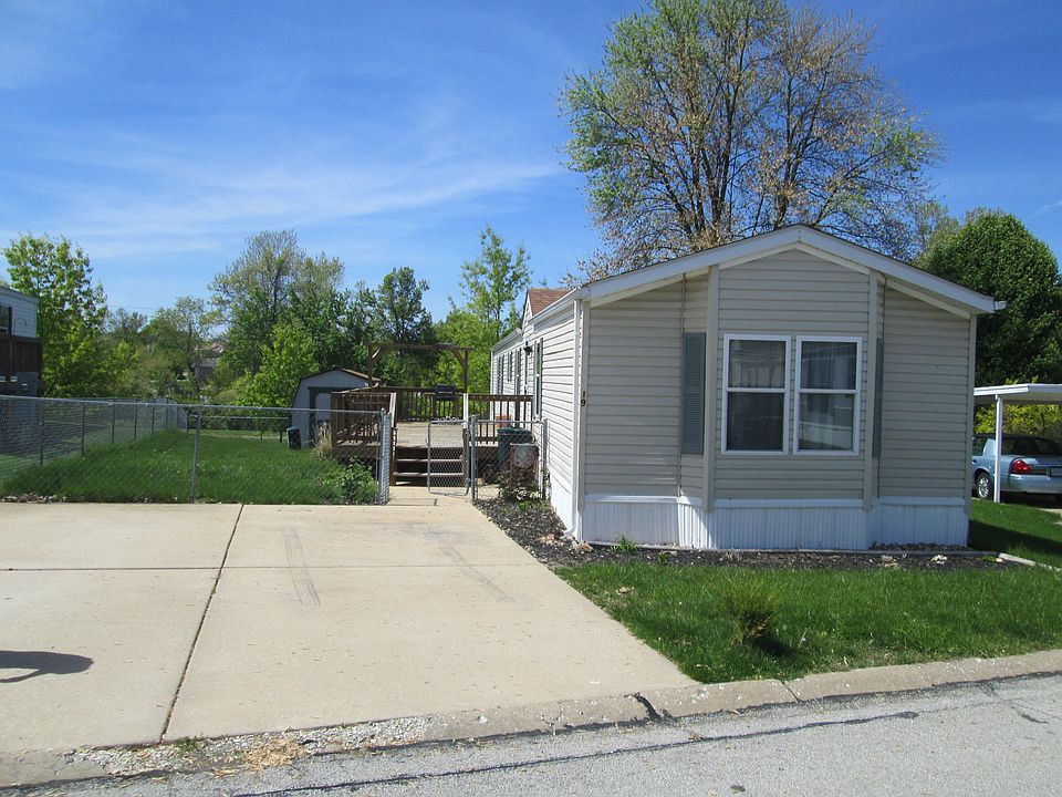 2nd image of 19 Ray Dr