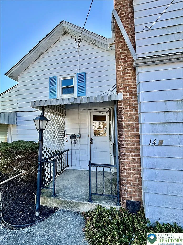 1 bed, 1.0 bath, 1000 sqft, $1,375 — Photo 1