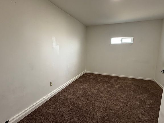 3rd image of 15087 Norton St