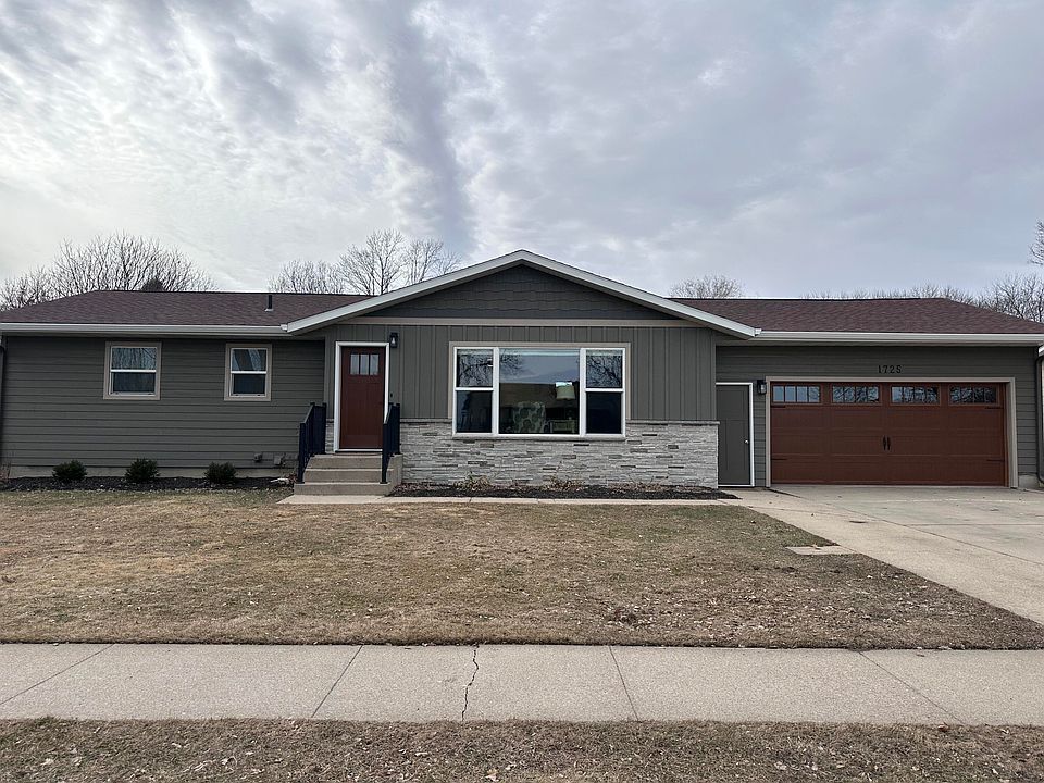 1st image of 1725 Riverview Dr