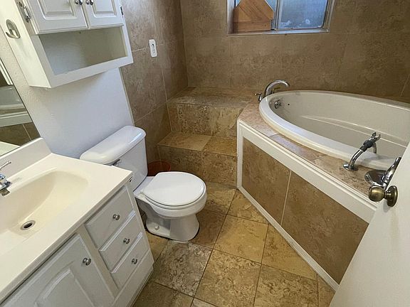 5th image of 2528 Sunrise Ct