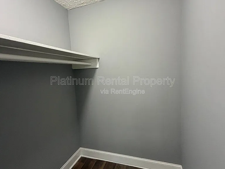 1492 Waverly Way #B-4 — Photo 9