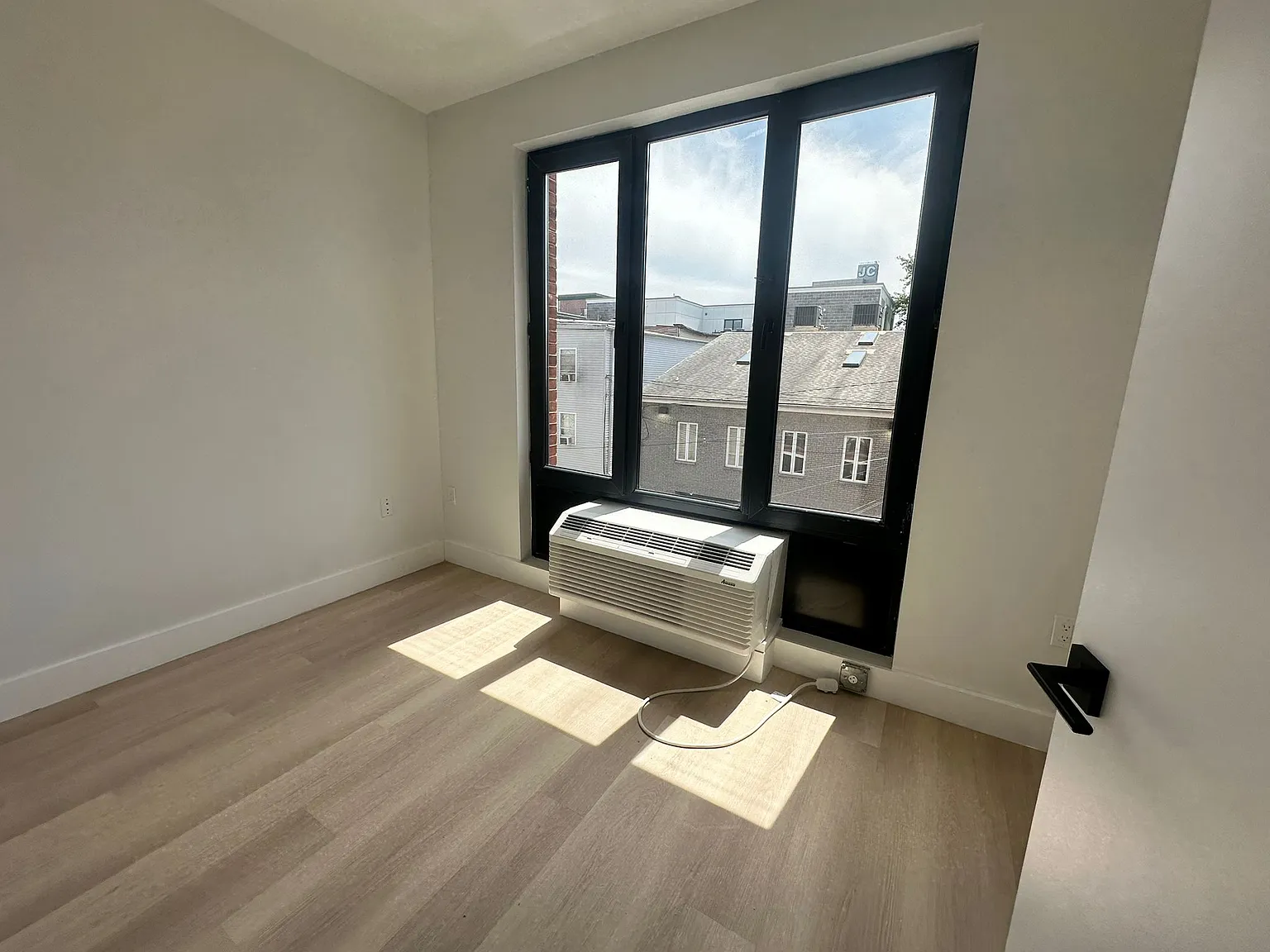 306 Forrest St — Photo 3