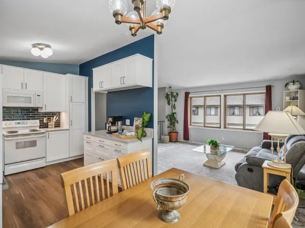 802 Sherwood Rd, Shoreview, MN 55126