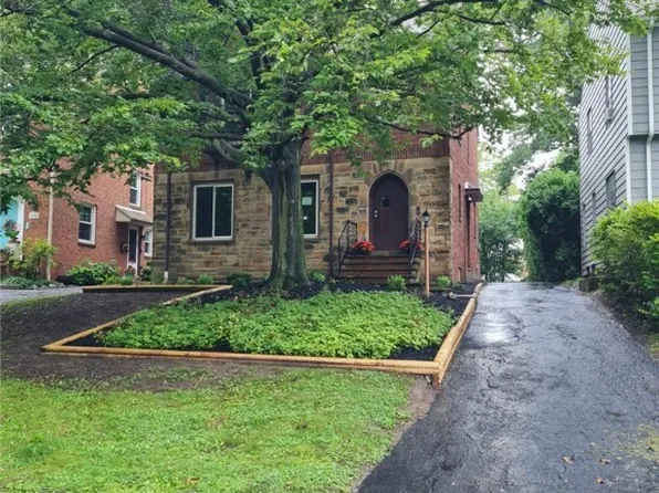 2260 Edgerton Rd, University Heights, OH 44118