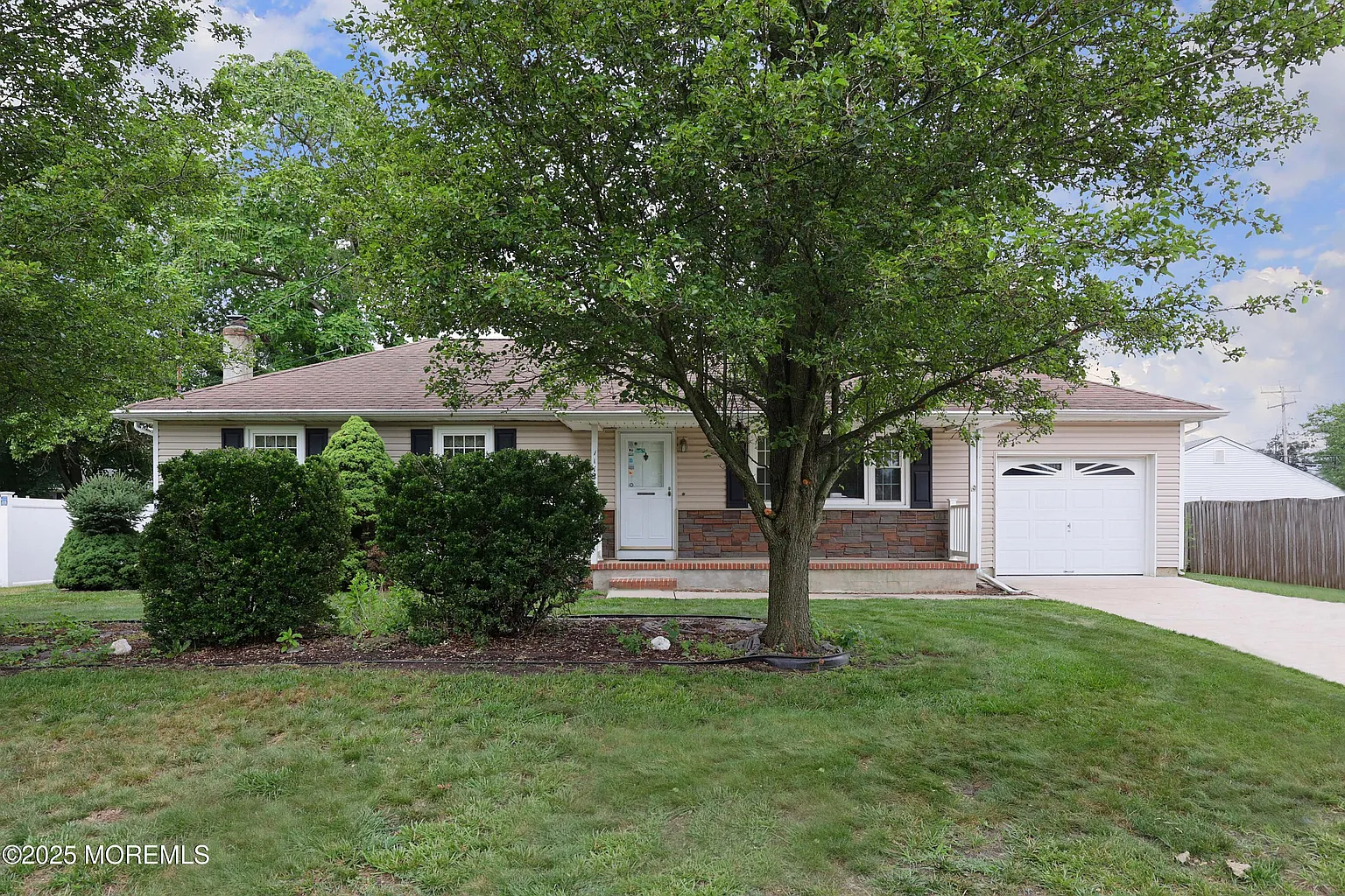 1114 Seaman Avenue photo 1