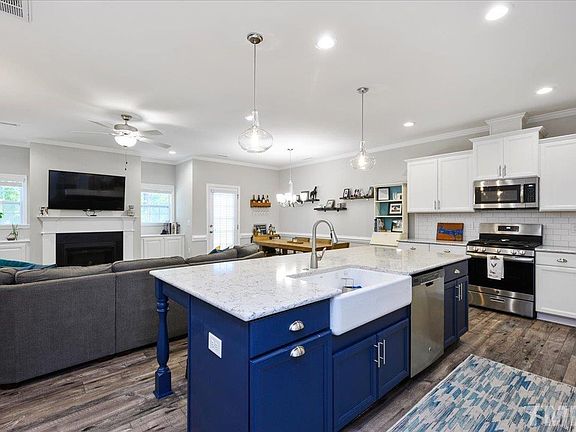 2nd image of 208 Gulley Glen Dr