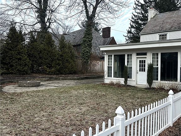 5th image of 754 Merriman Rd