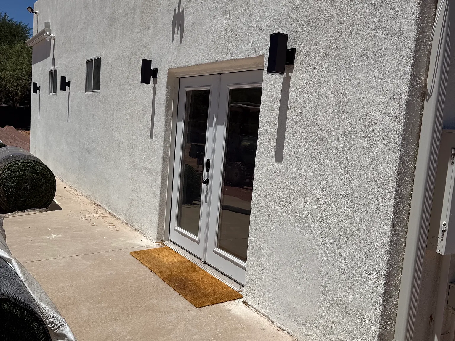 2 bed, 800 sqft, $2,400 — Photo 2