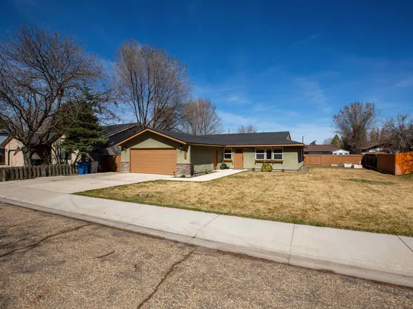 1214 E Pennsylvania Pl, Nampa, ID 83686