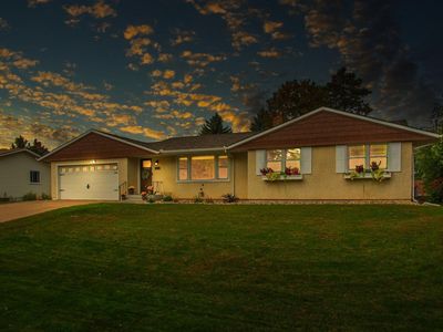 2547 Elm Dr, White Bear Lake, MN, 55110