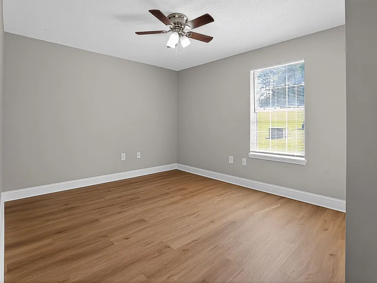 Alex Place Apartments — Photo 47